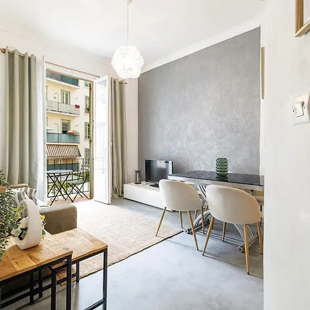T2 Avec Balcon Appartamento